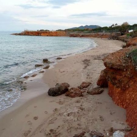 Sunshine'S House Near The Beach, 10 Min From The Airport Артемида Екстериор снимка