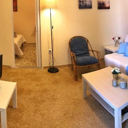 Sunshine'S House Near The Beach, 10 Min From The Airport Артемида Екстериор снимка