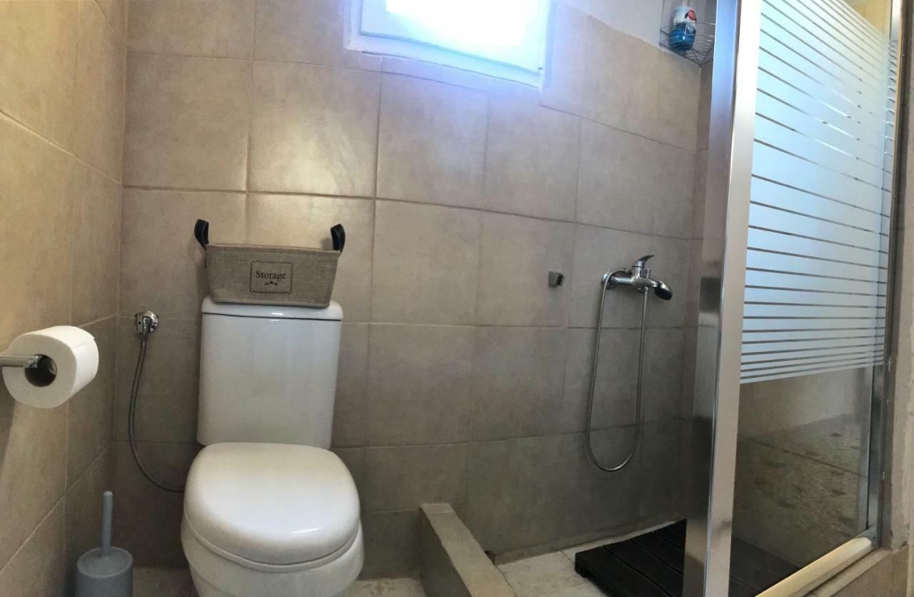 Sunshine'S House Near The Beach, 10 Min From The Airport Артемида Екстериор снимка
